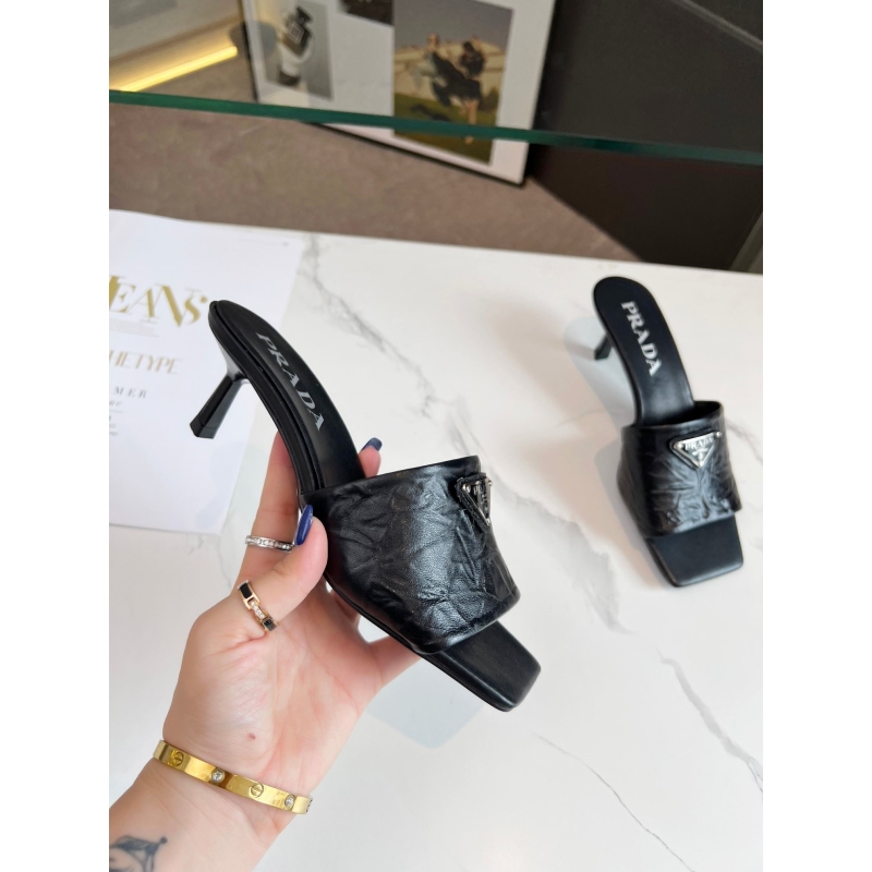 Pra*a slippers